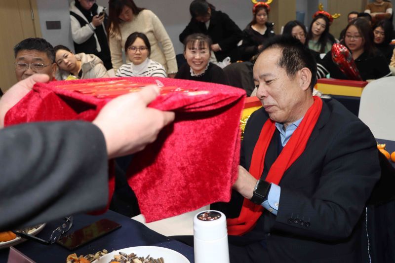 乘风破浪&middot;筑梦远航丨老子有钱lzyq88年会盛典点燃2024